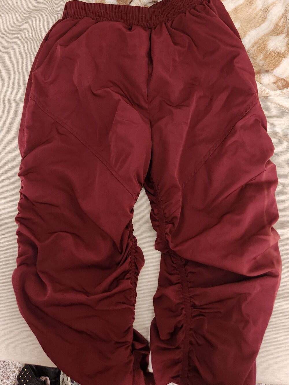 Zenana Outfitters Maroon Ruched Jogger Pants